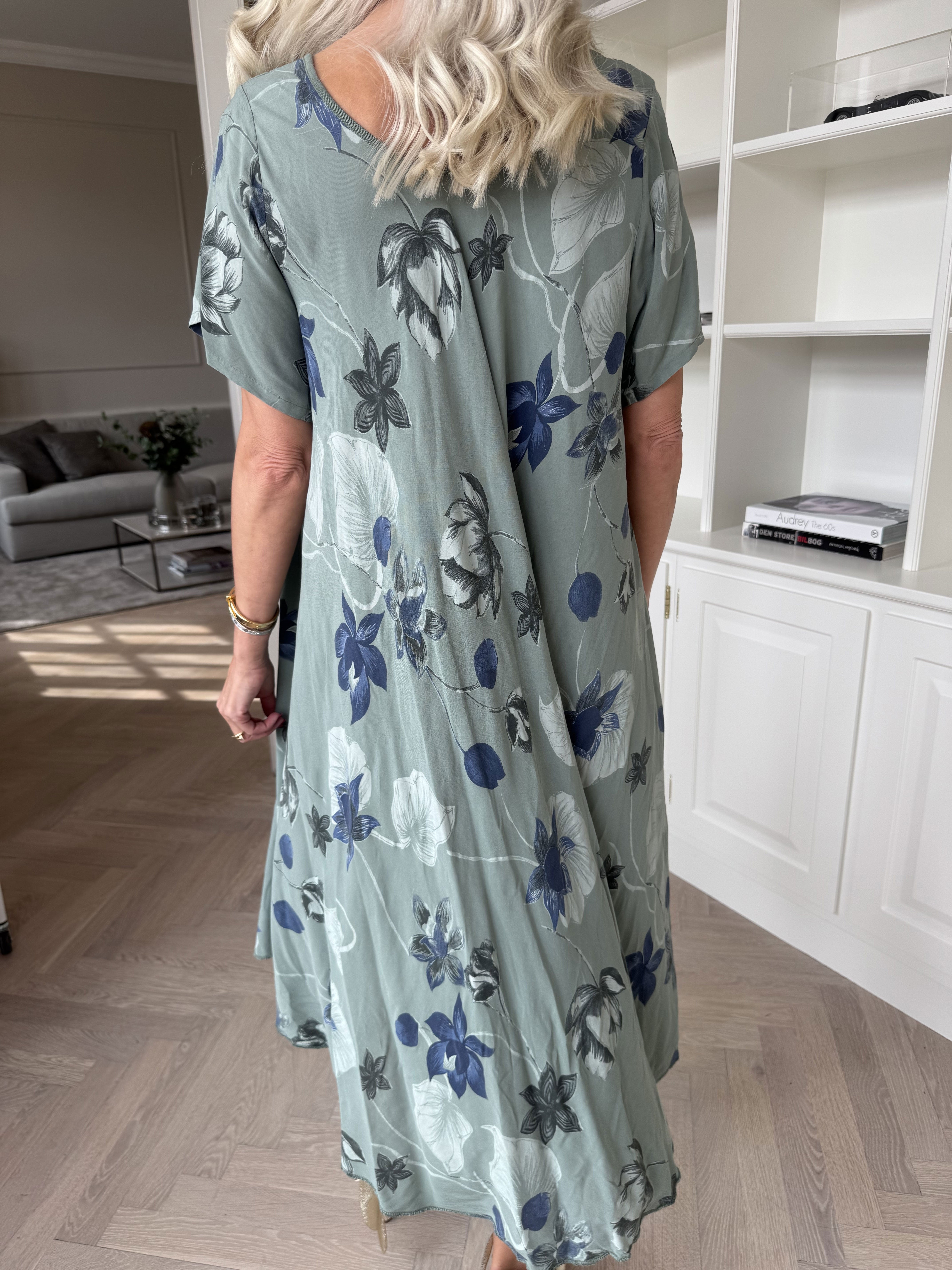 Bora - Sød tunikakjole i bomuld med blomsterprint